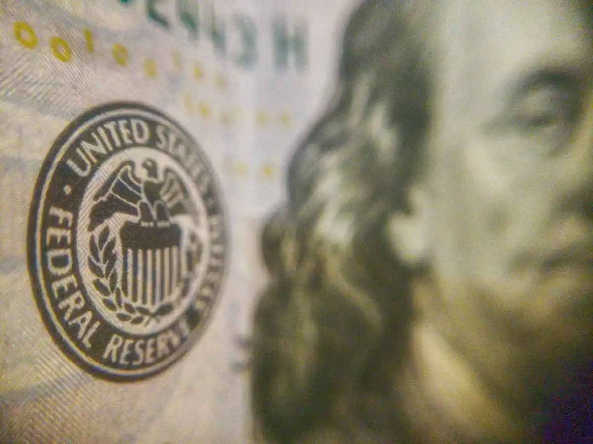 How Federal Reserve Controls Inflation